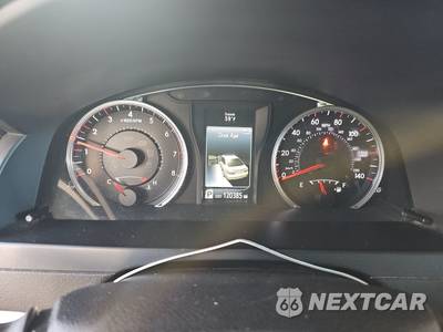 2016 Toyota Camry SE - zdjęcie 12 z 59 - miniatura