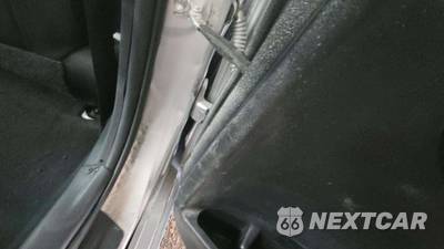 2016 Toyota Camry SE - zdjęcie 19 z 59 - miniatura