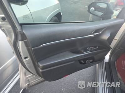 2020 Toyota Camry SE - zdjęcie 9 z 17 - miniatura