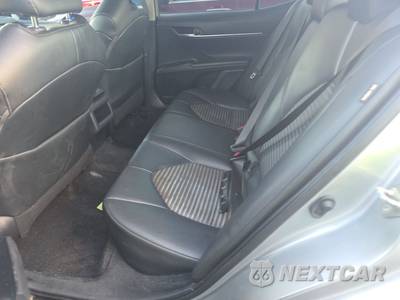 2020 Toyota Camry SE - zdjęcie 13 z 17 - miniatura