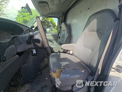 2005 Ford Super Duty E-350 Cutaway 138.0" WB - zdjęcie 7 z 16 - miniatura