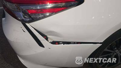 2019 Toyota Camry SE - zdjęcie 21 z 37 - miniatura