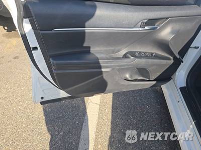 2019 Toyota Camry SE - zdjęcie 9 z 37 - miniatura