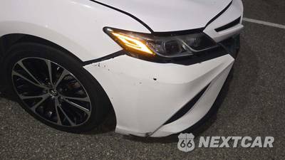 2019 Toyota Camry SE - zdjęcie 35 z 37 - miniatura