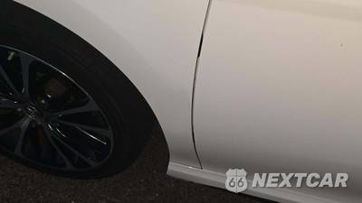 2019 Toyota Camry SE - zdjęcie 36 z 37 - miniatura