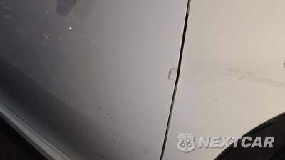 2019 Toyota Camry SE - zdjęcie 30 z 37 - miniatura