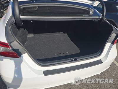 2019 Toyota Camry SE - zdjęcie 16 z 37 - miniatura