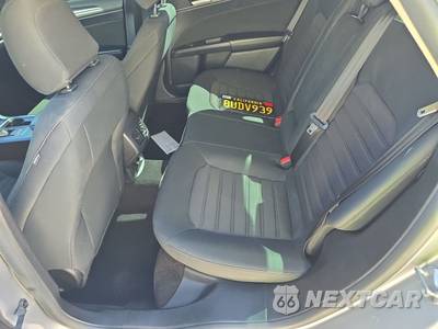 2020 Ford Fusion SE - zdjęcie 13 z 25 - miniatura