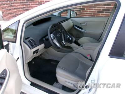 2010 Toyota Prius II - zdjęcie 13 z 26 - miniatura