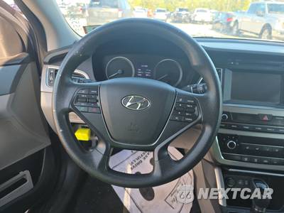 2016 Hyundai Sonata SE - zdjęcie 10 z 17 - miniatura