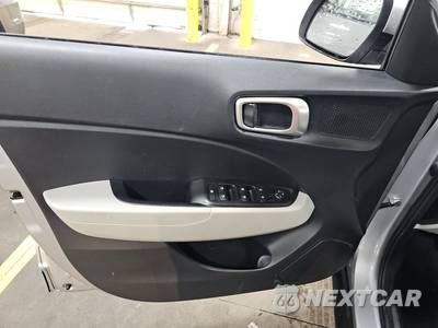 2025 Hyundai Venue SEL - zdjęcie 9 z 25 - miniatura