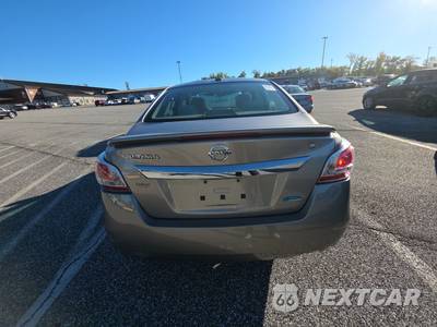 2014 Nissan Altima 2.5 S - zdjęcie 5 z 17 - miniatura