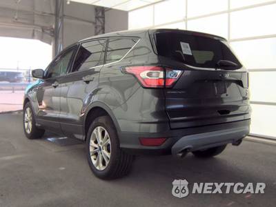 2017 Ford Escape SE - zdjęcie 6 z 45 - miniatura