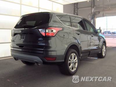 2017 Ford Escape SE - zdjęcie 4 z 45 - miniatura