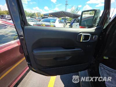 2019 Jeep Wrangler Unlimited Sahara - zdjęcie 9 z 27 - miniatura