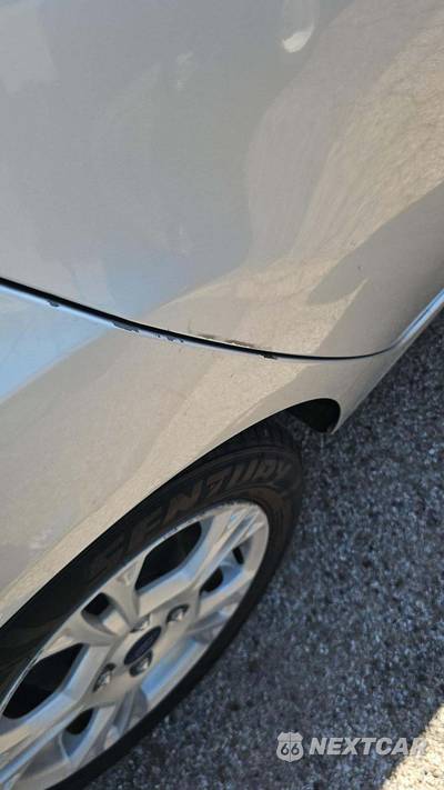 2015 Ford Fiesta SE Hatchback - zdjęcie 25 z 29 - miniatura