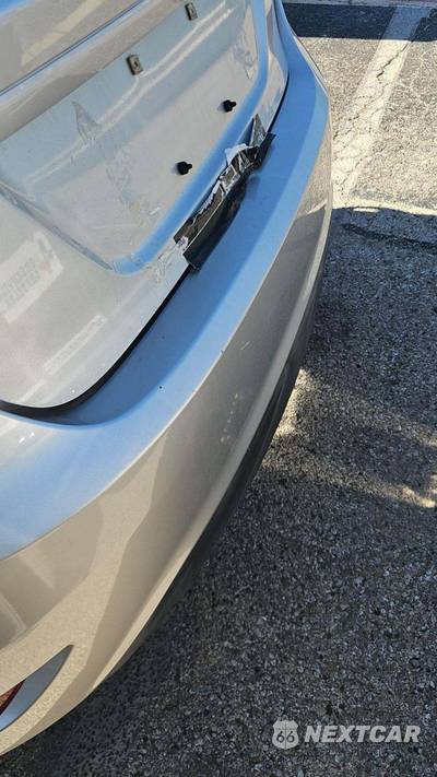 2015 Ford Fiesta SE Hatchback - zdjęcie 24 z 29 - miniatura