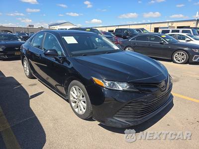 2020 Toyota Camry LE - zdjęcie 3 z 32 - miniatura
