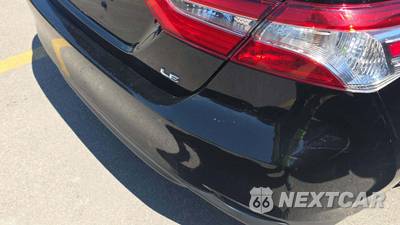 2020 Toyota Camry LE - zdjęcie 21 z 32 - miniatura