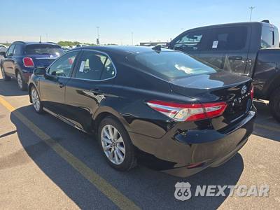 2020 Toyota Camry LE - zdjęcie 6 z 32 - miniatura