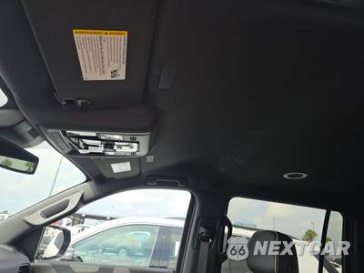 2026 Chevrolet Suburban Premier 1LZ - zdjęcie 18 z 24 - miniatura