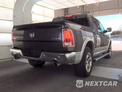 2015 Ram 1500 Laramie Crew Cab Short Bed - zdjęcie 4 z 25 - miniatura