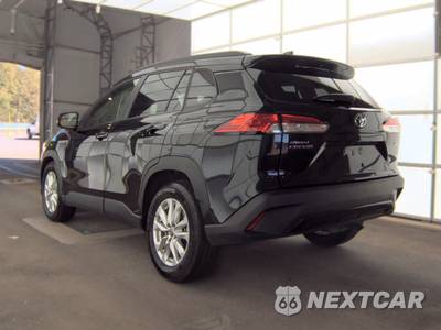 2025 Toyota Corolla Cross LE - zdjęcie 6 z 34 - miniatura