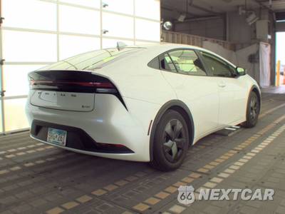 2025 Toyota Prius LE - zdjęcie 4 z 24 - miniatura