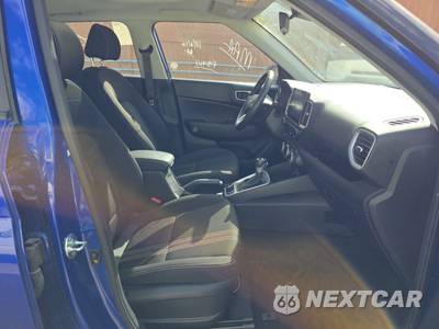 2025 Hyundai Venue SEL - zdjęcie 8 z 24 - miniatura