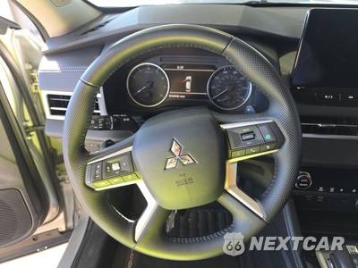 2025 Mitsubishi Outlander SE - zdjęcie 10 z 31 - miniatura