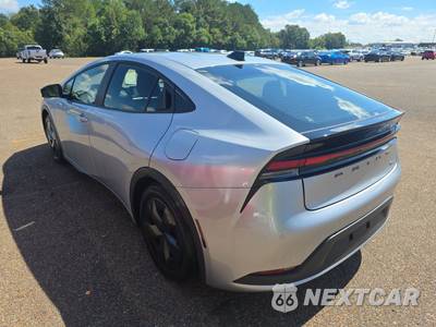 2026 Toyota Prius LE - zdjęcie 6 z 20 - miniatura