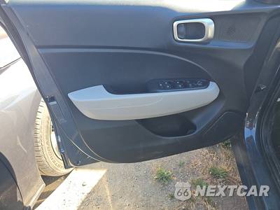 2025 Hyundai Venue SEL - zdjęcie 9 z 35 - miniatura
