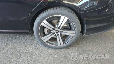 2025 Mercedes-Benz C 300 4MATIC - zdjęcie 27 z 29 - miniatura