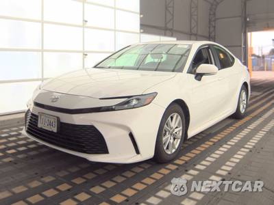 2025 Toyota Camry LE - zdjęcie 1 z 32 - miniatura