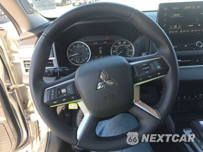 2025 Mitsubishi Outlander SE - zdjęcie 10 z 24 - miniatura