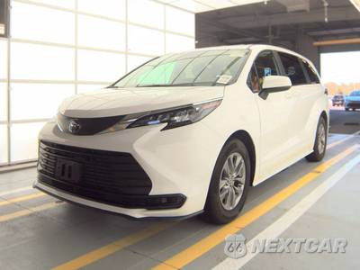 2025 Toyota Sienna LE 8-Passenger 120.5" WB