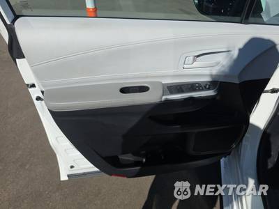 2025 Toyota Sienna LE 8-Passenger 120.5" WB - zdjęcie 9 z 28 - miniatura
