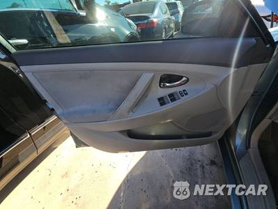 2011 Toyota Camry LE - zdjęcie 9 z 29 - miniatura