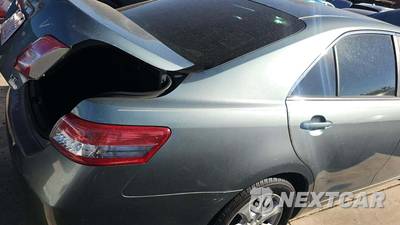 2011 Toyota Camry LE - zdjęcie 27 z 29 - miniatura