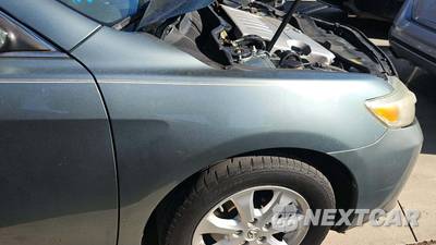 2011 Toyota Camry LE - zdjęcie 26 z 29 - miniatura