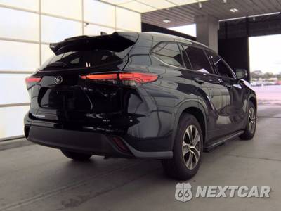 2022 Toyota Highlander XLE - zdjęcie 4 z 17 - miniatura