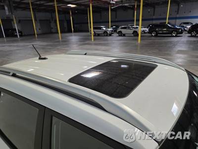 2025 Hyundai Venue SEL - zdjęcie 17 z 25 - miniatura