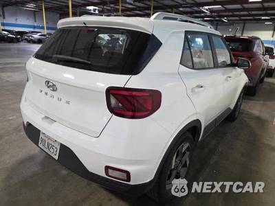 2025 Hyundai Venue SEL - zdjęcie 14 z 25 - miniatura