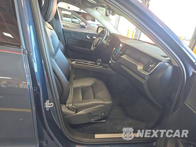2024 Volvo XC60 B5 Core Dark Theme - zdjęcie 8 z 32 - miniatura