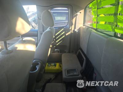 2006 Toyota Tacoma Extended Cab Medium Bed w/Rear Doors - zdjęcie 13 z 31 - miniatura