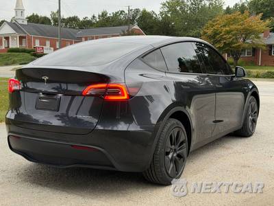 2024 Tesla Model Y Long Range - zdjęcie 5 z 19 - miniatura