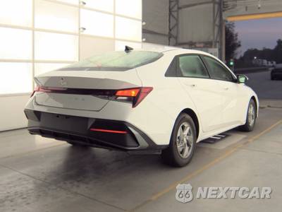 2026 Hyundai Elantra SE - zdjęcie 5 z 24 - miniatura