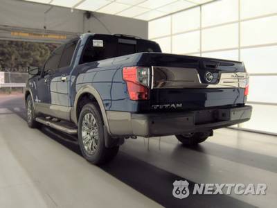 2017 Nissan TITAN Platinum Reserve Crew Cab Extra Short Bed - zdjęcie 6 z 34 - miniatura