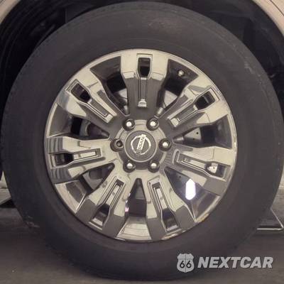 2017 Nissan TITAN Platinum Reserve Crew Cab Extra Short Bed - zdjęcie 21 z 34 - miniatura