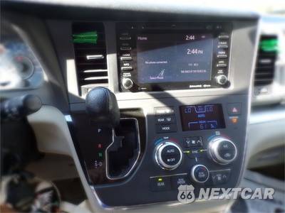 2018 Toyota Sienna LE 8-Passenger 119.3" WB - zdjęcie 12 z 32 - miniatura